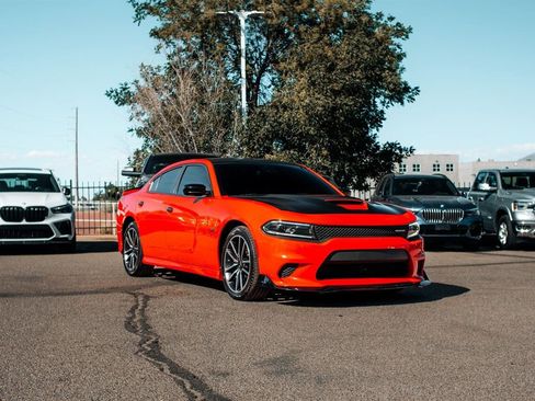 Used 2023 Dodge Charger R/T w/ Technology Group RWD image 1