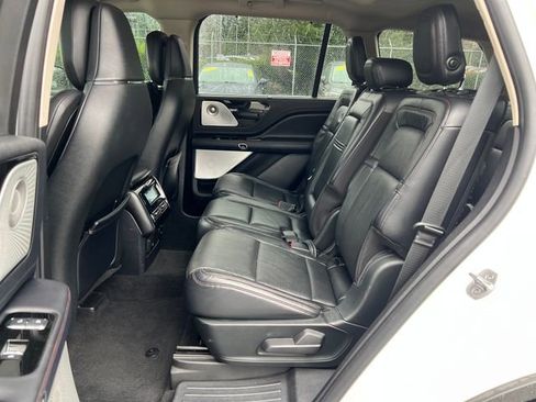 Used 2020 Lincoln Aviator Reserve w/ Equipment Group 202A image 18