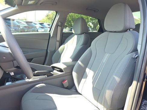 Certified 2023 Hyundai Elantra SEL w/ Cargo Package image 5