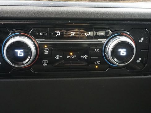 Used 2024 GMC Sierra 1500 Elevation image 42