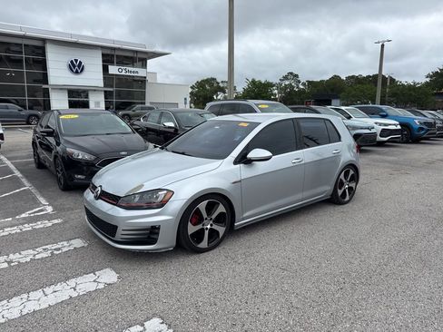Used 2015 Volkswagen GTI SE FWD image 3