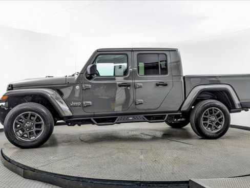 Used 2020 Jeep Gladiator Overland w/ Trailer Tow Package image 3