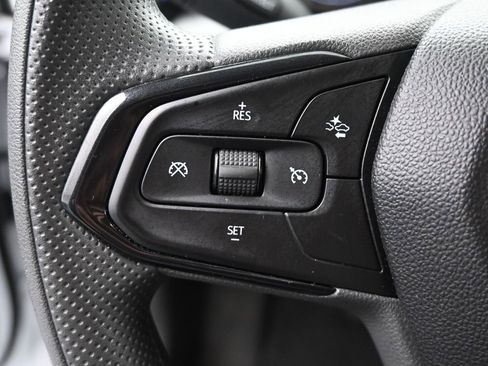 Used 2025 Chevrolet Trax LS image 26