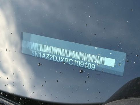 Used 2023 Nissan Murano Platinum w/ Cargo Package image 38