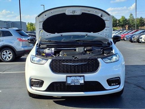 New 2026 Chrysler Pacifica Select image 23