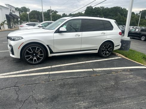 Used 2020 BMW X7 xDrive40i w/ M Sport Package AWD/4WD image 2