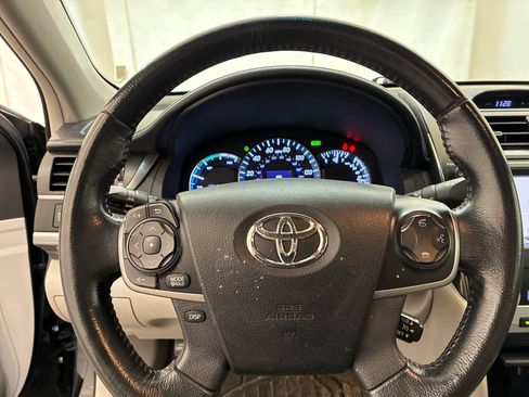 Used 2012 Toyota Camry XLE w/ Leather Pkg FWD image 11