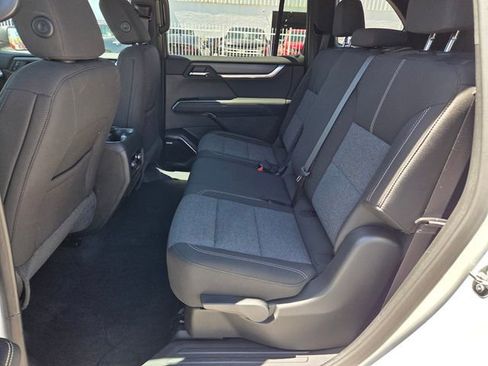 Used 2025 GMC Acadia Elevation FWD image 7