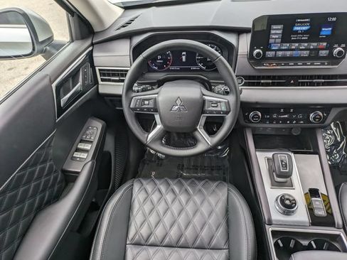 Used 2024 Mitsubishi Outlander SEL FWD image 16