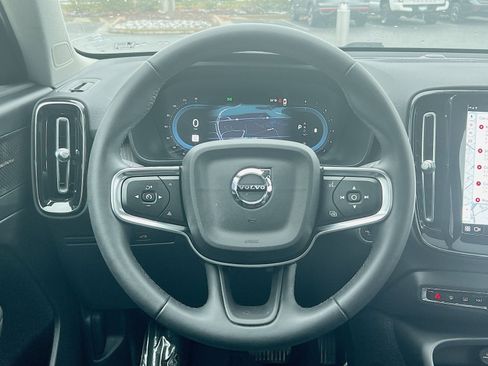 Certified 2023 Volvo XC40 B5 Ultimate w/ Protection Package Premier image 16