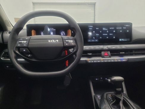 Used 2025 Kia K4 FWD image 22