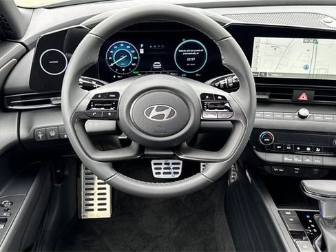 New 2025 Hyundai Elantra SEL image 14