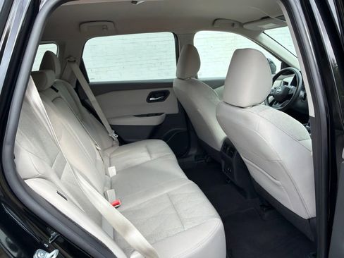 Used 2025 Nissan Rogue SV AWD/4WD image 10