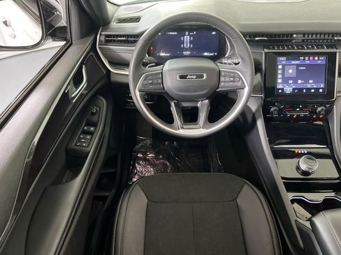 Used 2023 Jeep Grand Cherokee Altitude AWD/4WD image 22