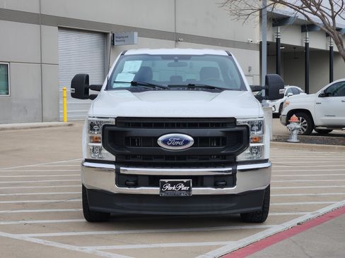 Used 2022 Ford F250 XL w/ Power Equipment Group image 5