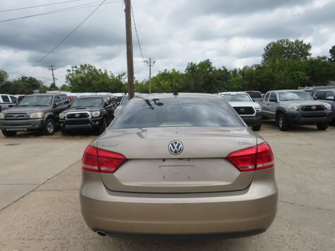 Used 2015 Volkswagen Passat TDI SE image 6