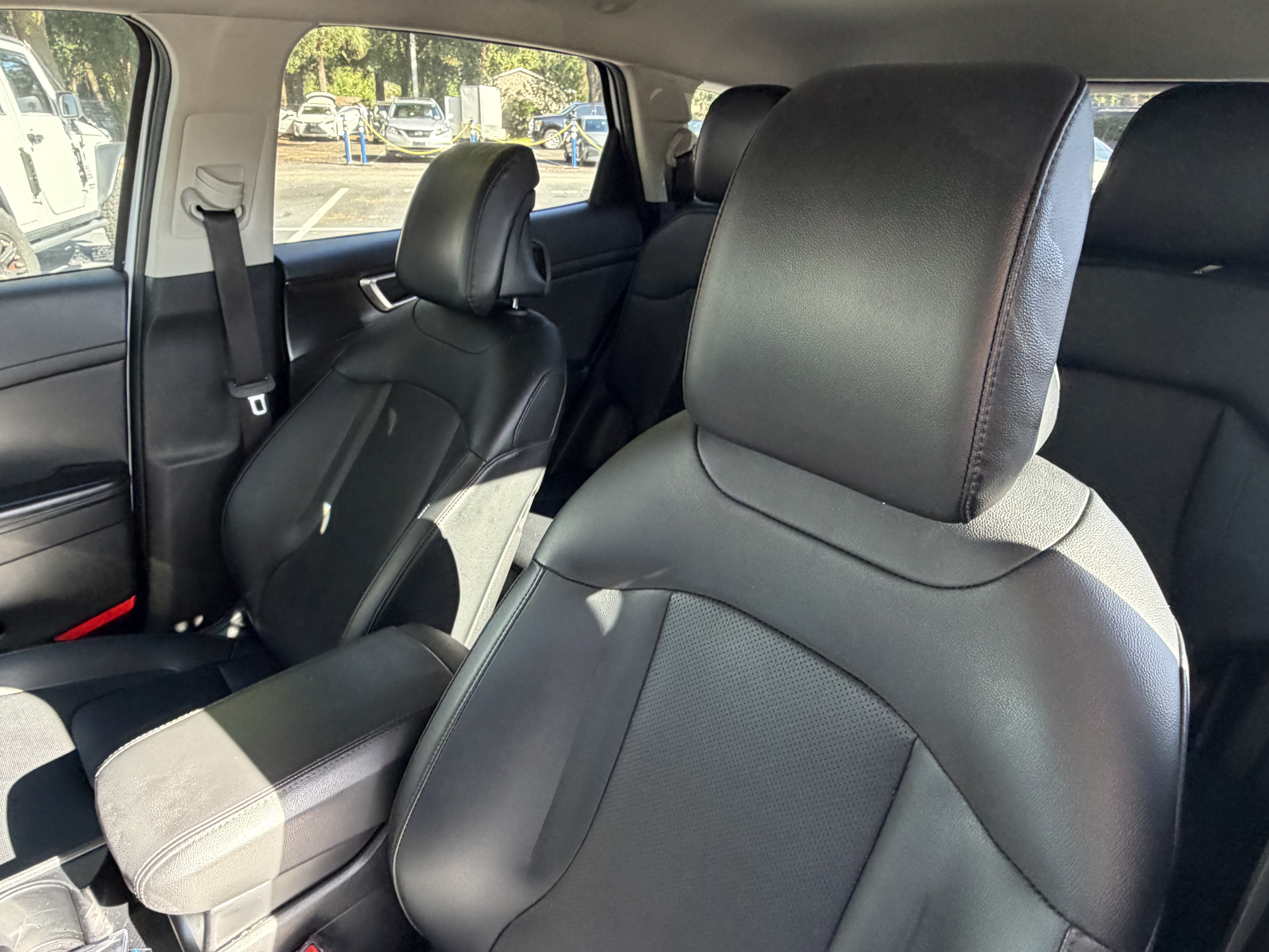 Used 2023 Kia Sportage EX FWD image 17