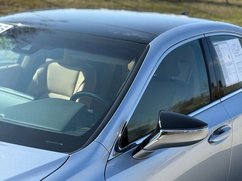 Certified 2025 Lexus ES 350 w/ Premium Package image 11