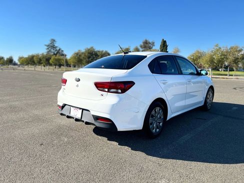 Used 2020 Kia Rio S image 5