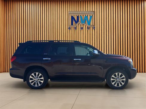 Used 2015 Toyota Sequoia Limited AWD/4WD image 34