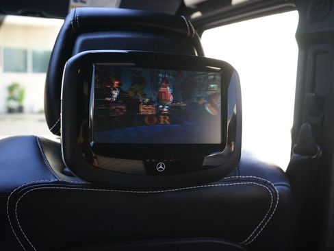 Used 2017 Mercedes-Benz G 63 AMG 4MATIC image 24