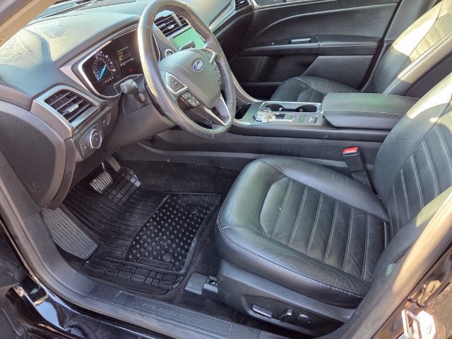 Used 2018 Ford Fusion SE w/ Fusion SE Technology Package FWD image 8