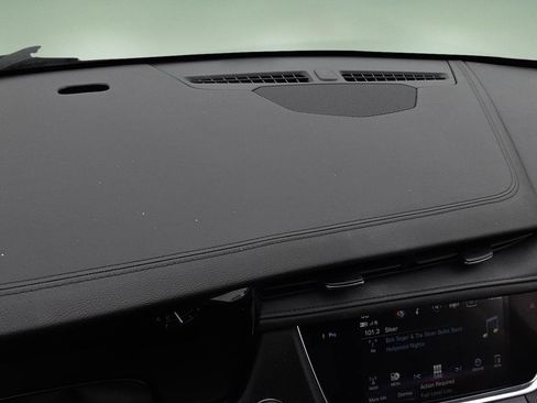 Used 2018 Cadillac XT5 Premium Luxury image 9