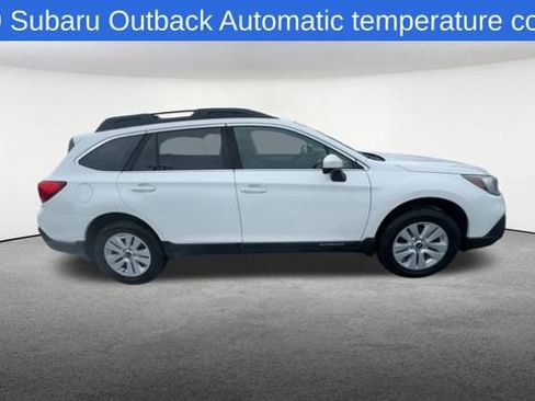 Used 2019 Subaru Outback 2.5i Premium image 10