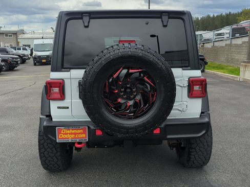 Used 2022 Jeep Wrangler Unlimited Rubicon w/ LED Lighting Group AWD/4WD image 5