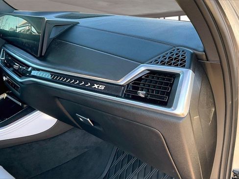 Used 2024 BMW X5 xDrive40i w/ M Sport Package image 16