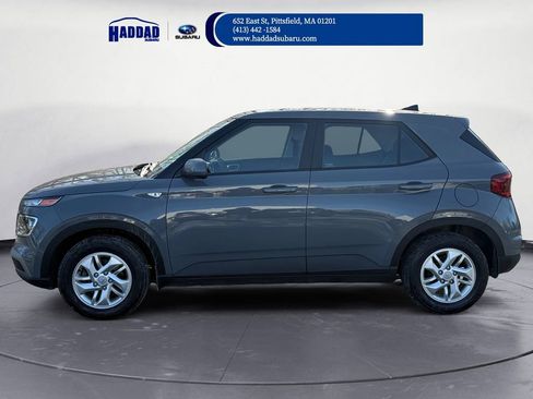 Used 2022 Hyundai Venue SE image 3