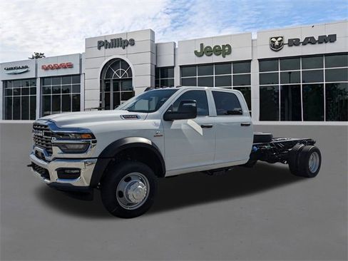 New 2026 RAM 5500 Tradesman w/ Chrome Appearance Group image 8