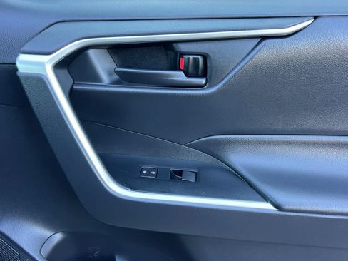 Used 2020 Toyota RAV4 LE w/ All Weather Liner Package AWD/4WD image 19