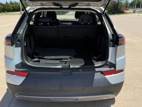 Used 2022 Chevrolet Bolt EUV Premier w/ Sun & Sound Package FWD image 11
