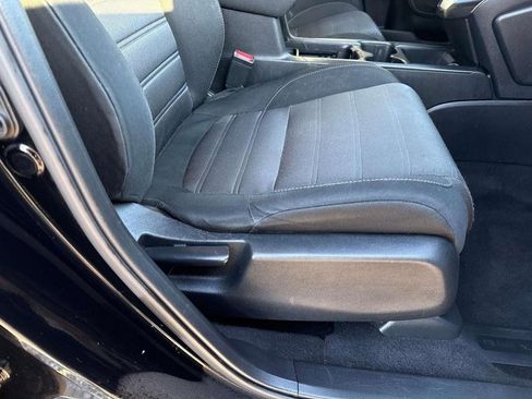 Used 2018 Honda CR-V LX image 12