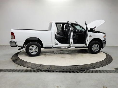 Used 2022 RAM 2500 Big Horn image 16
