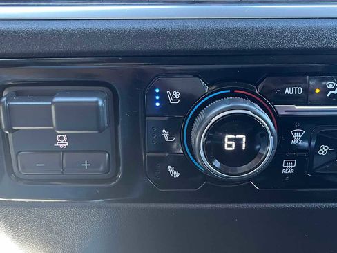 Used 2022 Chevrolet Silverado 1500 LTZ w/ LTZ Premium Package AWD/4WD image 21