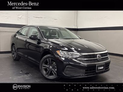 Used 2022 Volkswagen Jetta SE w/ Panoramic Sunroof Package