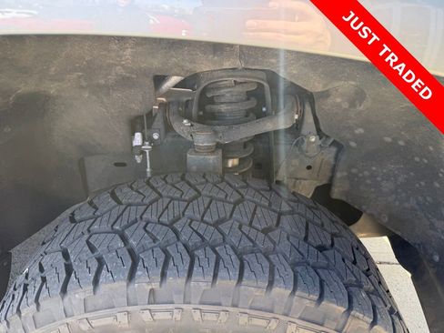 Used 2024 Chevrolet Colorado Z71 w/ Z71 Convenience Package 2 image 3