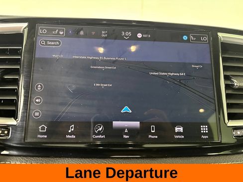 Used 2024 Chrysler Pacifica Limited FWD image 23