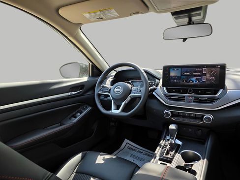 New 2026 Nissan Altima 2.5 SR AWD/4WD image 10
