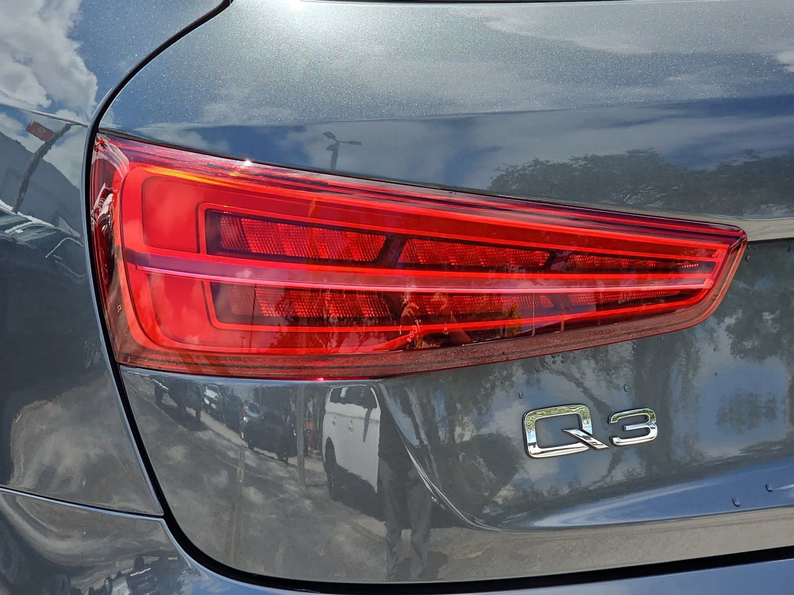 Used 2018 Audi Q3 2.0T Premium Plus w/ Premium Plus Package AWD/4WD image 28