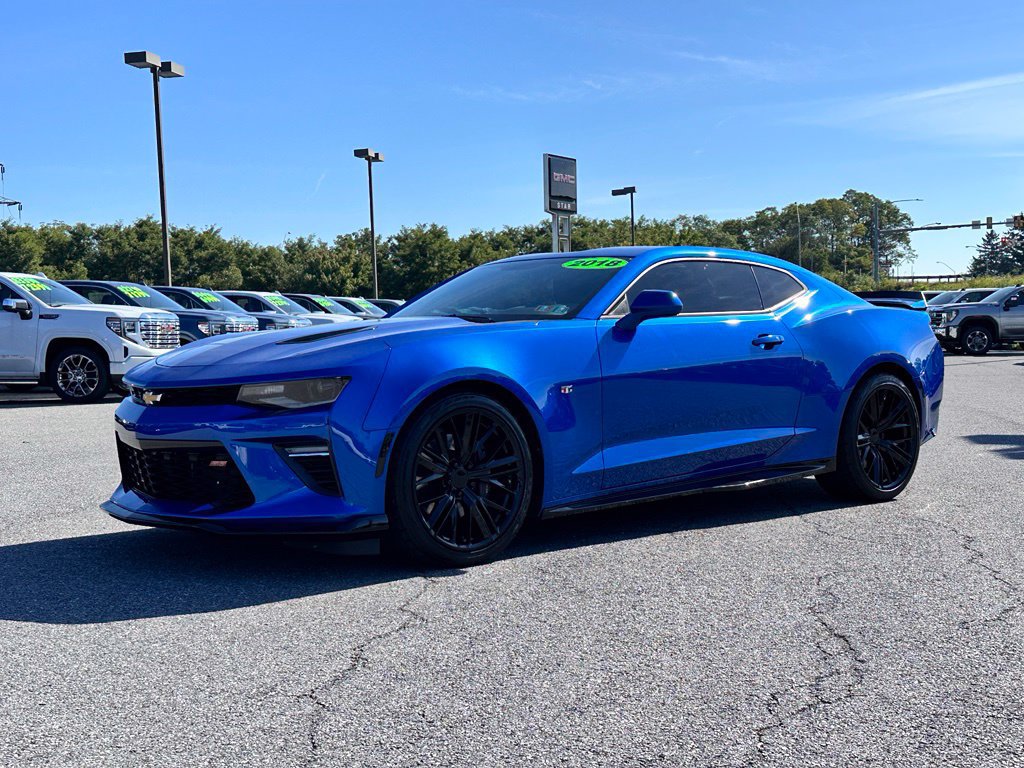 Used 2018 Chevrolet Camaro SS RWD image 2