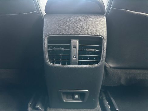 Used 2022 Toyota Corolla Cross XLE w/ Convenience Package image 23