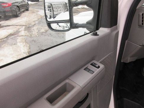 Used 2014 Ford E-450 and Econoline 450 Super Duty w/ Power Windows & Locks Group RWD image 18