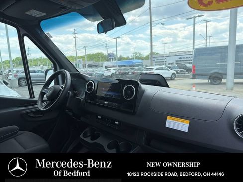 Used 2025 Mercedes-Benz Sprinter 2500 image 29