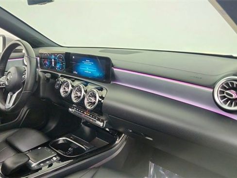 Used 2021 Mercedes-Benz CLA 250 image 22