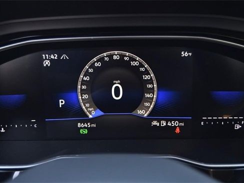 Certified 2024 Volkswagen Jetta SE w/ Panoramic Sunroof Package image 12