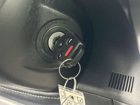 Used 2025 Subaru Forester AWD/4WD image 19