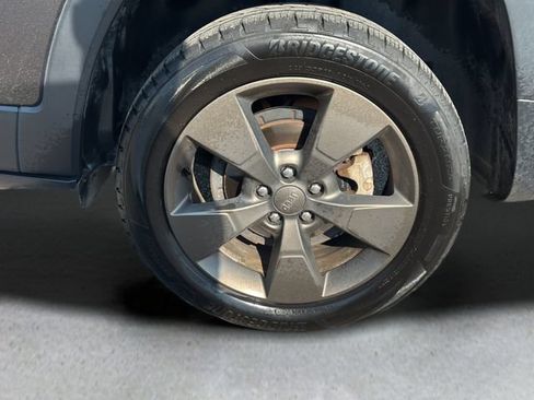 Used 2016 Jeep Cherokee 75th Anniversary FWD image 27